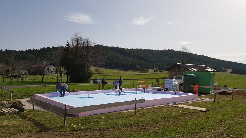 Začetek gradnje enostanovanjske hiše na Velikih Blokah JUBHome BASE