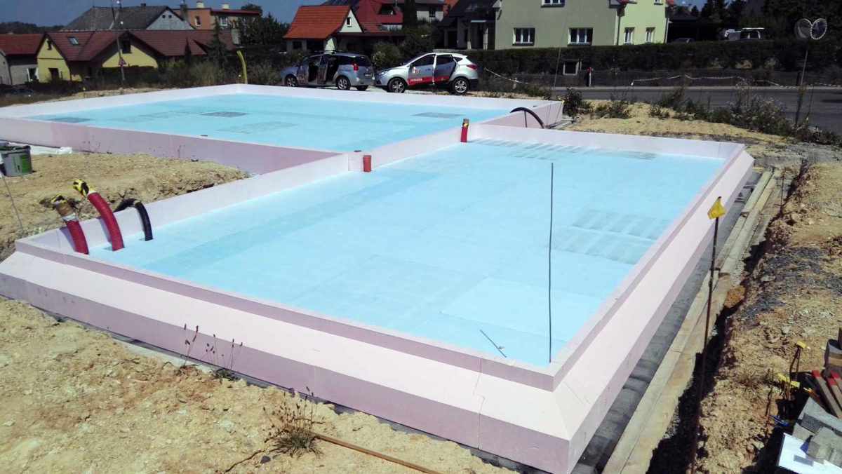 JUBHome BASE in WALL v bližini Prage